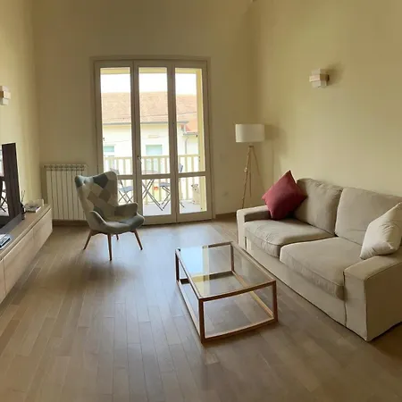 Love Lucca Apartment דירה