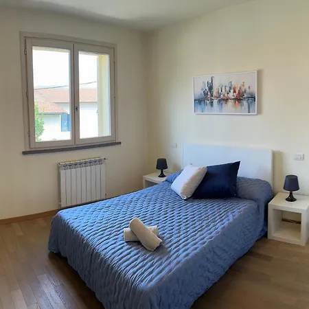 Love Lucca Apartment דירה *